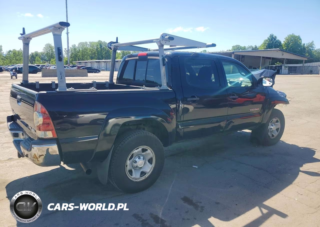 2013 Toyota Tacoma Double Cab VIN:3TMLU4EN9DM128477 - 3