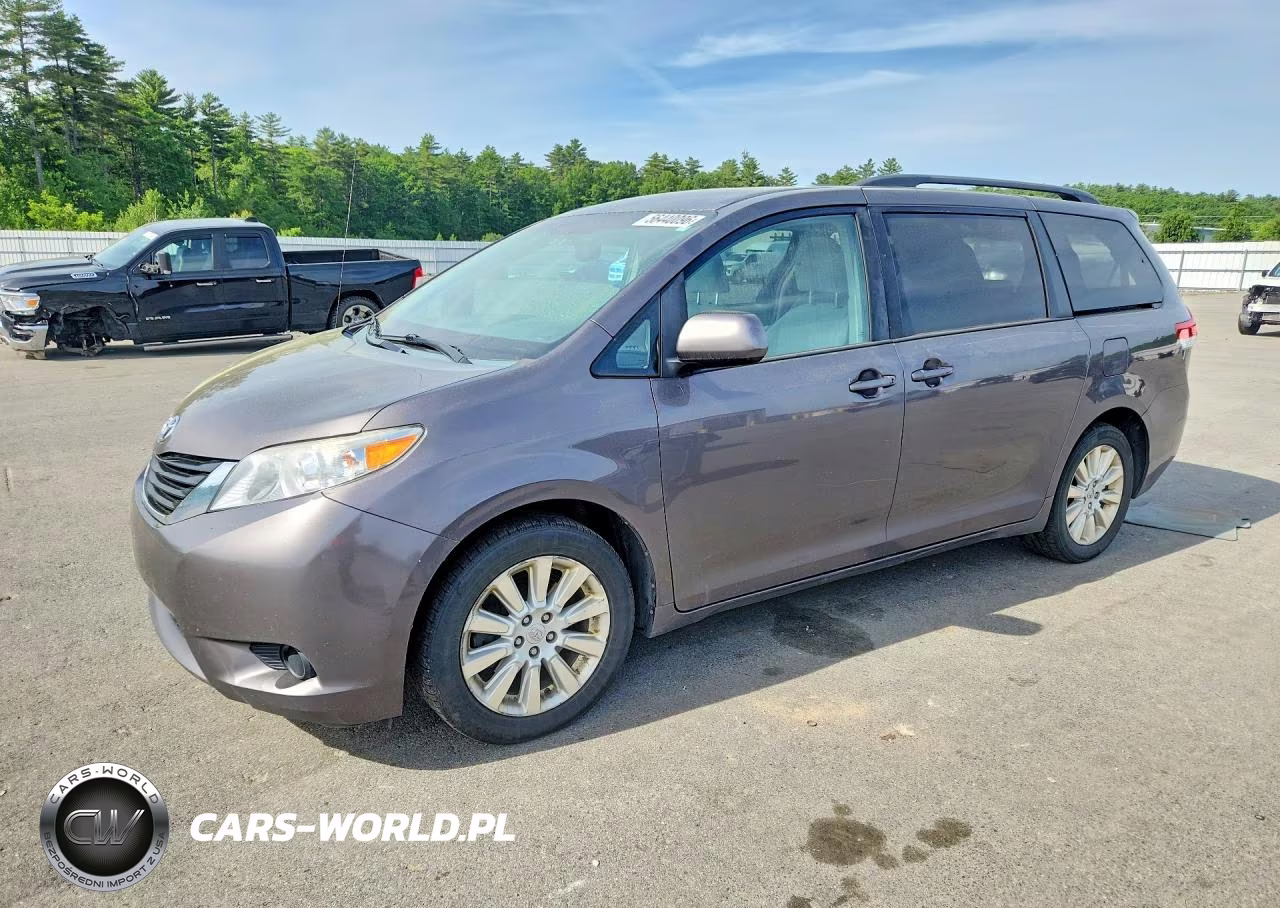 2013 Toyota Sienna Le