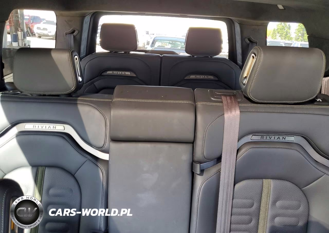 2023 Rivian R1S Adventure VIN:7PDSGABA2PN004010 - 10
