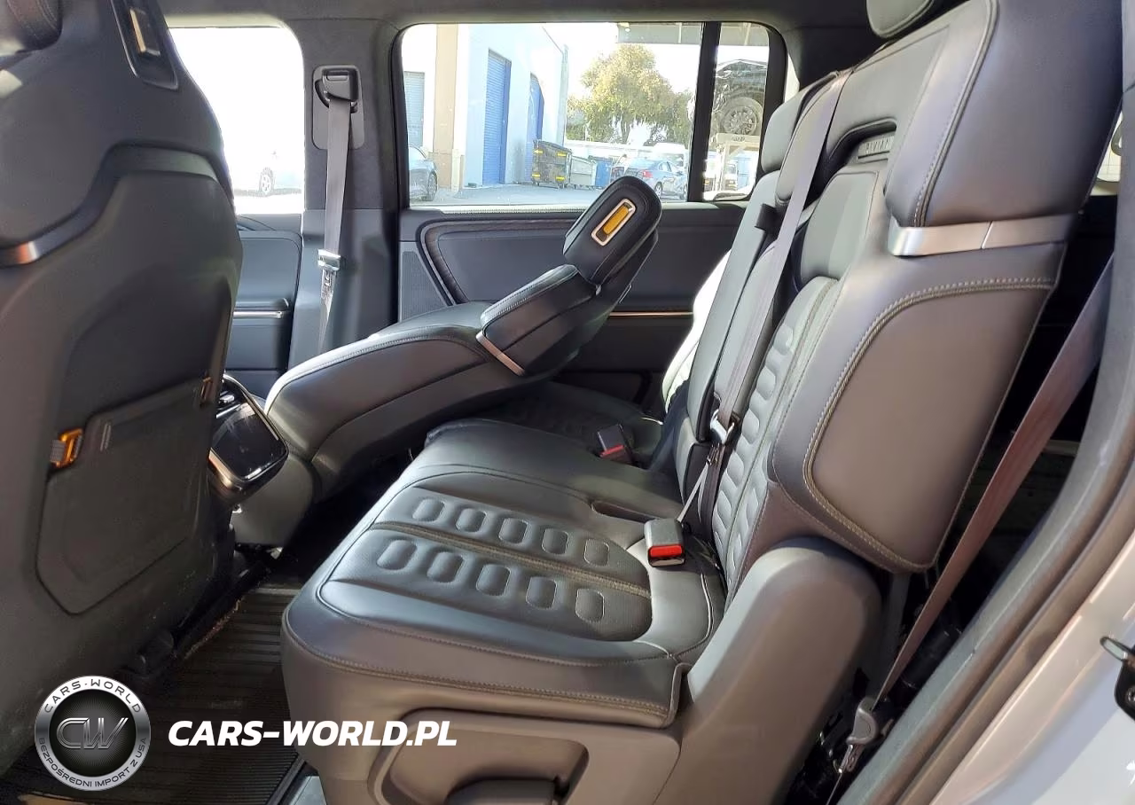 2023 Rivian R1S Adventure VIN:7PDSGABA2PN004010 - 11