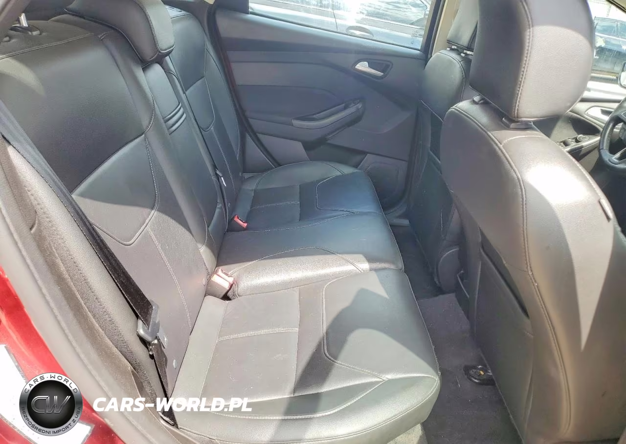 2016 Ford Focus Se VIN:1FADP3K20GL311794 - 10