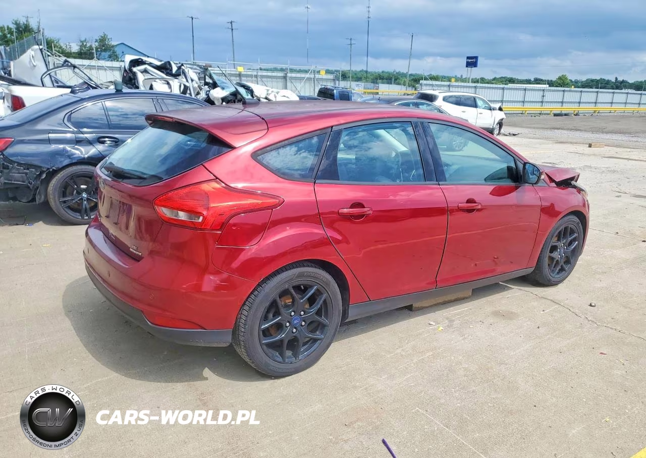 2016 Ford Focus Se VIN:1FADP3K20GL311794 - 3