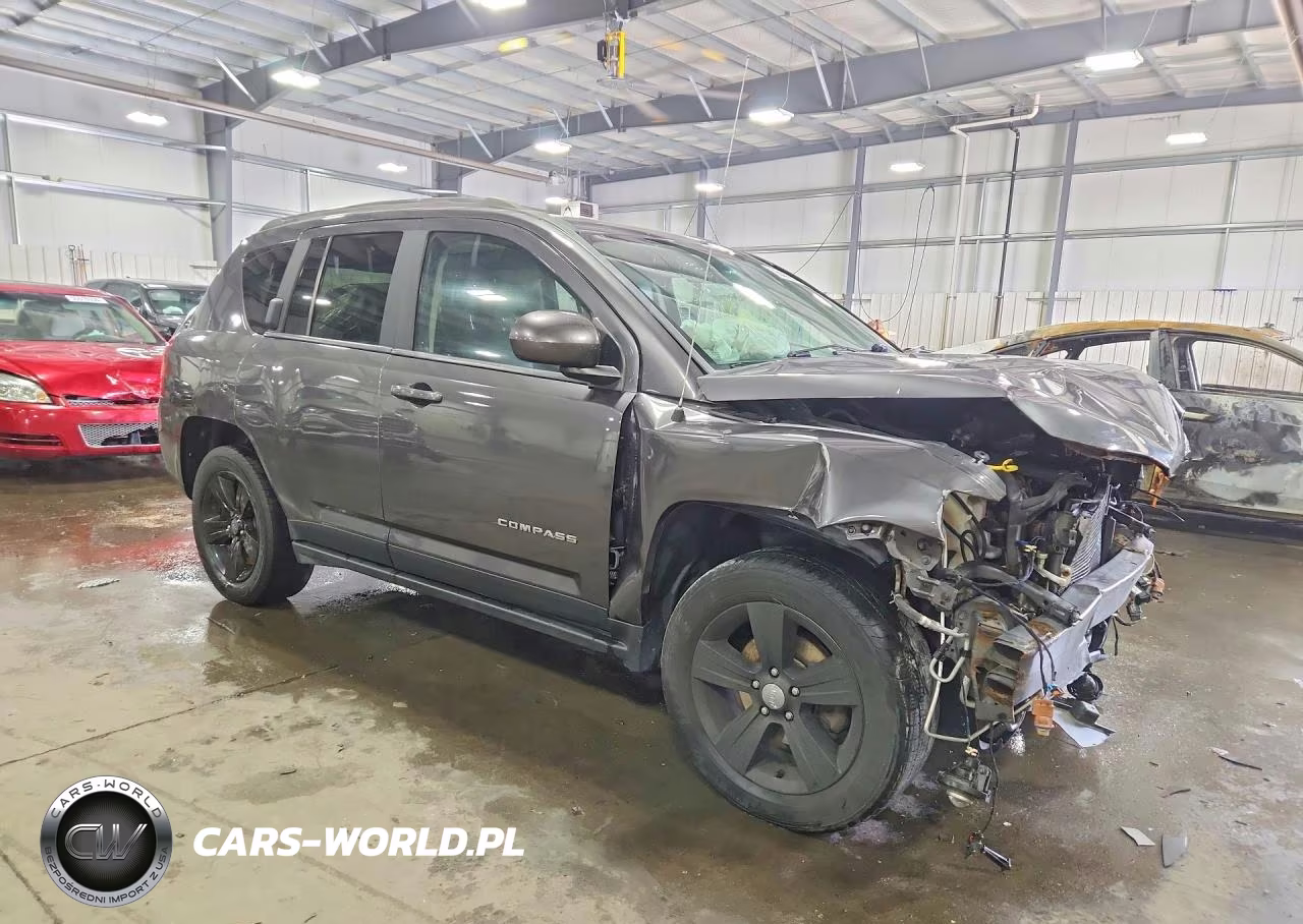 2014 Jeep Compass Latitude VIN:1C4NJDEB0ED784507 - 4