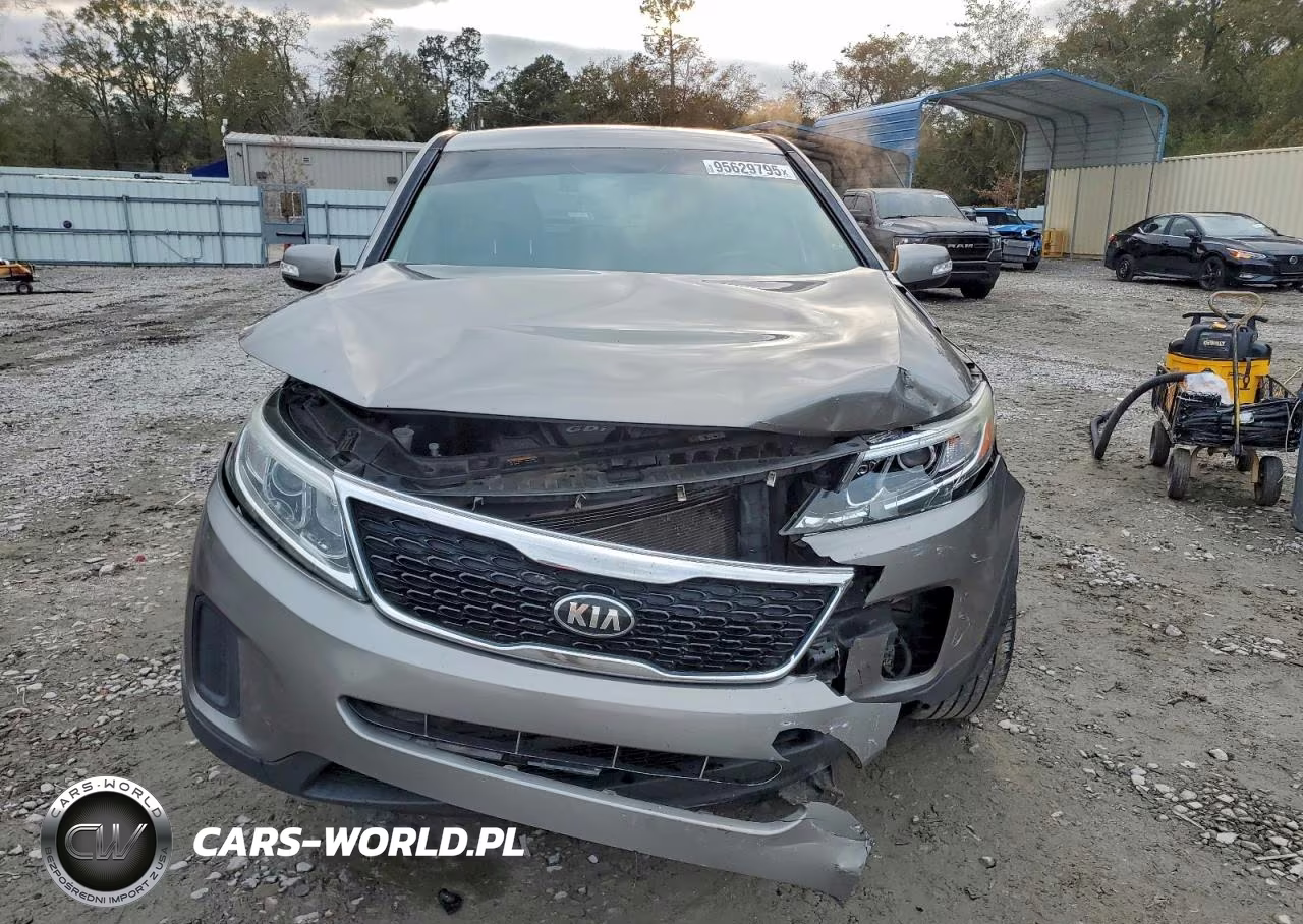 2015 Kia Sorento Lx VIN:5XYKT3A66FG637790 - 5