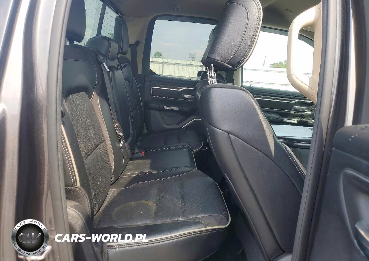2020 Ram 1500 Laramie VIN:1C6SRFDT1LN111421 - 10