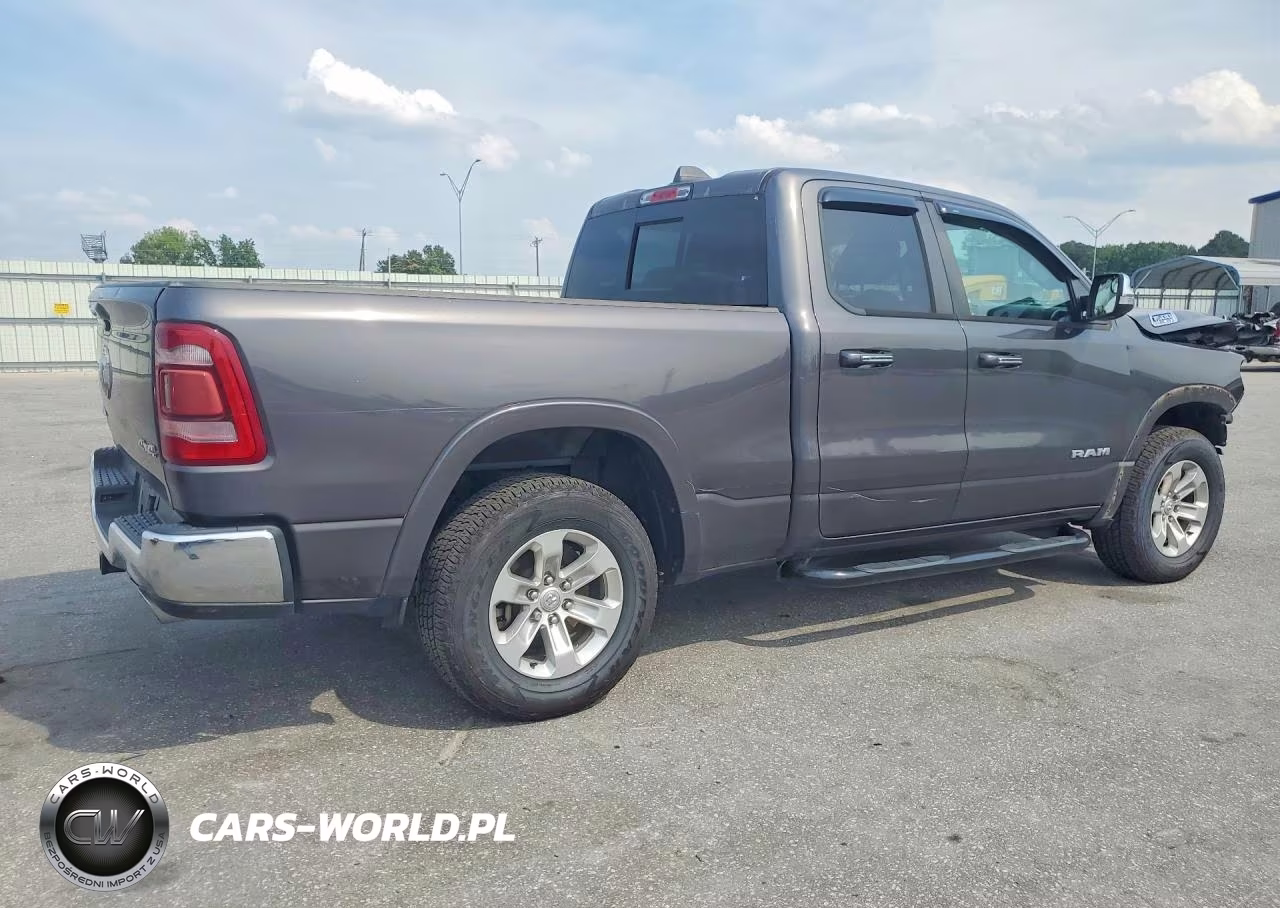 2020 Ram 1500 Laramie VIN:1C6SRFDT1LN111421 - 3