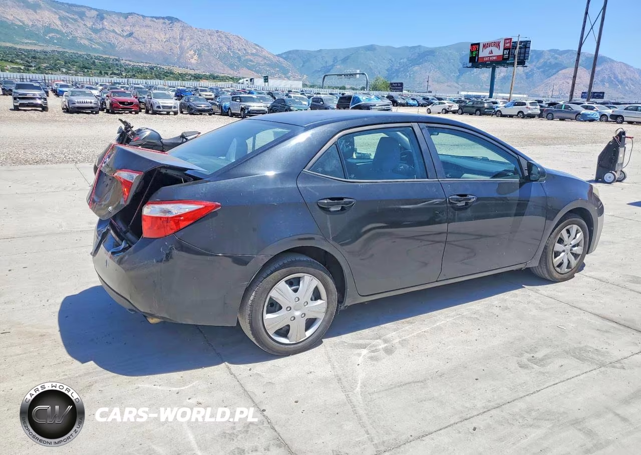 2016 Toyota Corolla VIN:2T1BURHE1GC624858 - 3