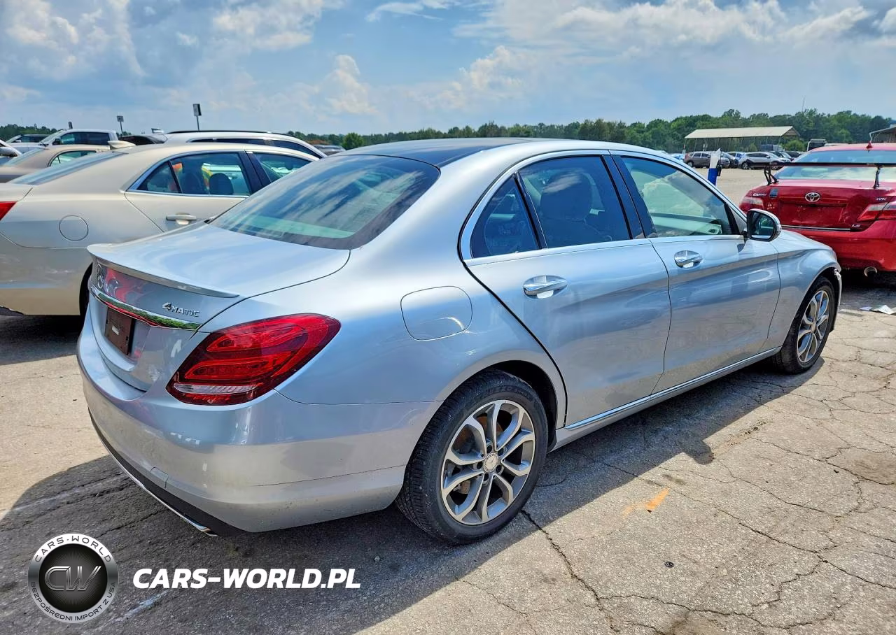 2015 Mercedes-Benz C 300 4Matic VIN:55SWF4KB9FU063329 - 3