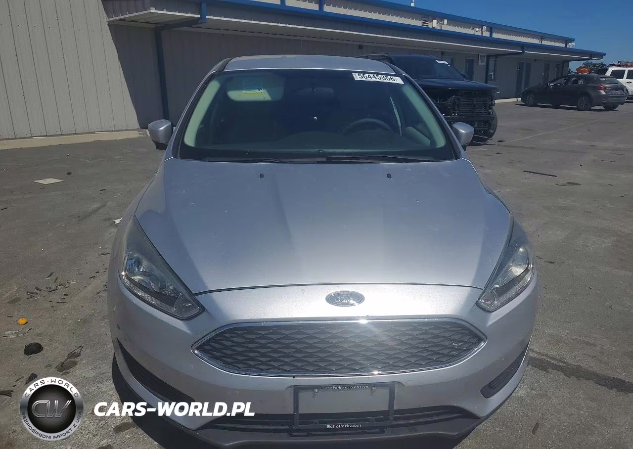 2018 Ford Focus Se VIN:1FADP3K26JL304520 - 5