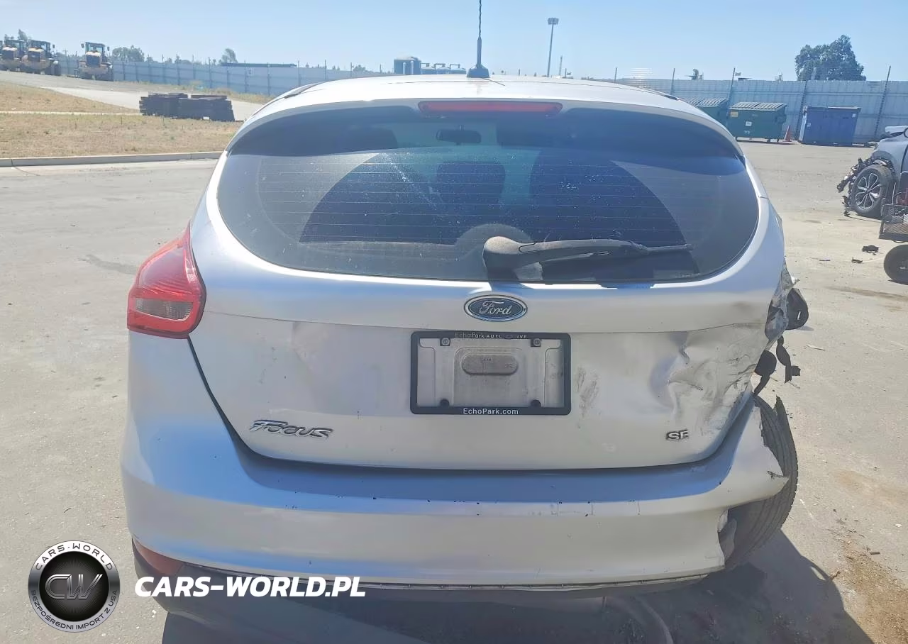 2018 Ford Focus Se VIN:1FADP3K26JL304520 - 6