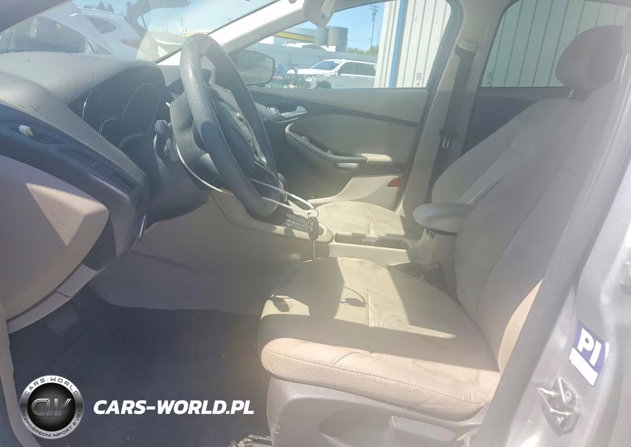 2018 Ford Focus Se VIN:1FADP3K26JL304520 - 7