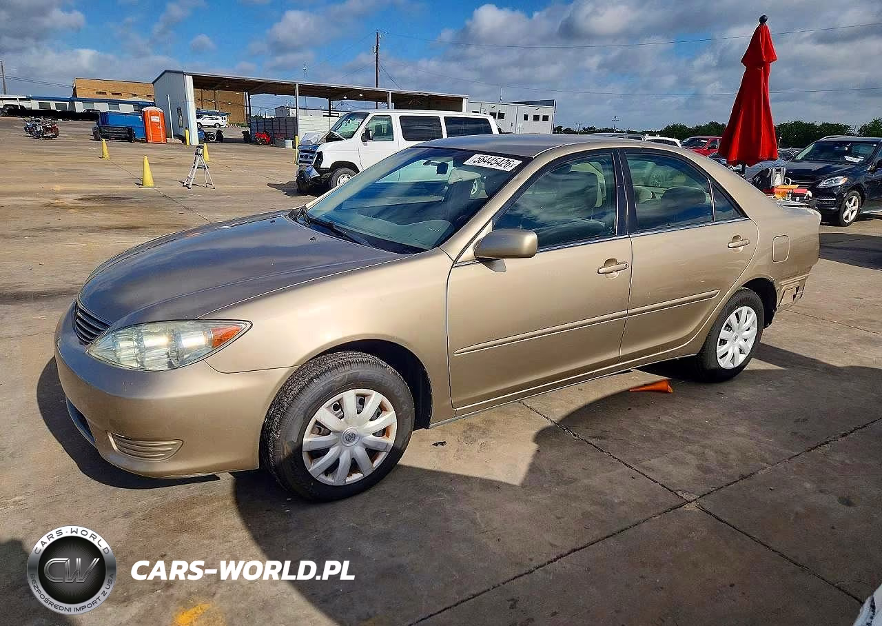 2005 Toyota Camry Le – zdjęcie 1 z 13