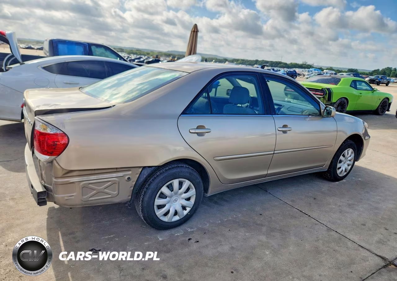 2005 Toyota Camry Le VIN:4T1BE32K95U083336 - 3