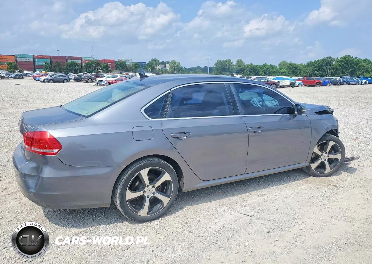 2015 Volkswagen Passat Se VIN:1VWBV7A3XFC025648 - 3