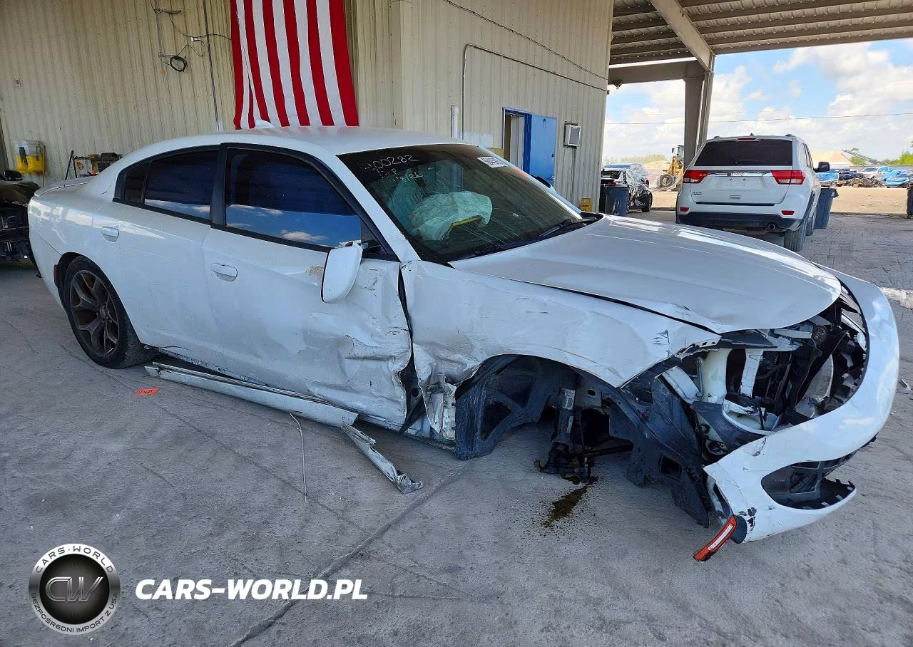 2015 Dodge Charger Sxt VIN:2C3CDXHG3FH900282 - 4