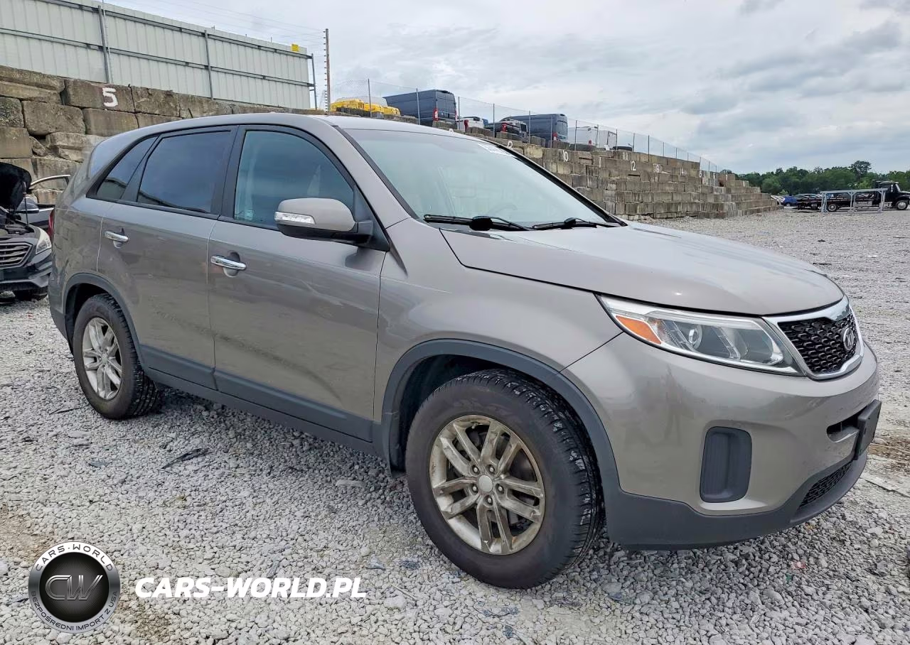 2014 Kia Sorento Lx VIN:5XYKT3A65EG454220 - 4