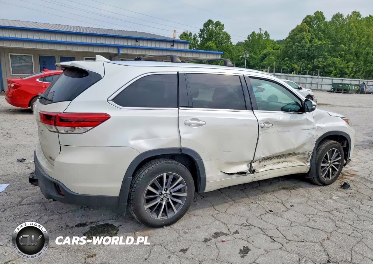 2017 Toyota Highlander Xle VIN:5TDJZRFH2HS365509 - 3