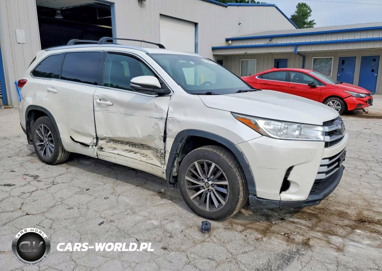 2017 Toyota Highlander Xle VIN:5TDJZRFH2HS365509 - 4