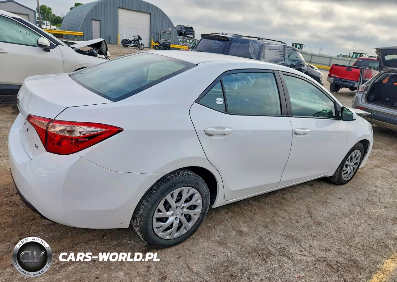 2019 Toyota Corolla Le VIN:2T1BURHEXKC241588 - 3