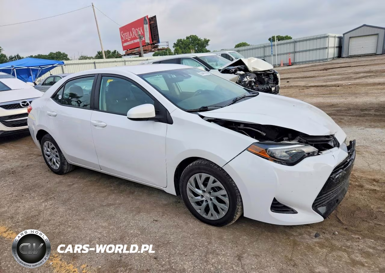 2019 Toyota Corolla Le VIN:2T1BURHEXKC241588 - 4