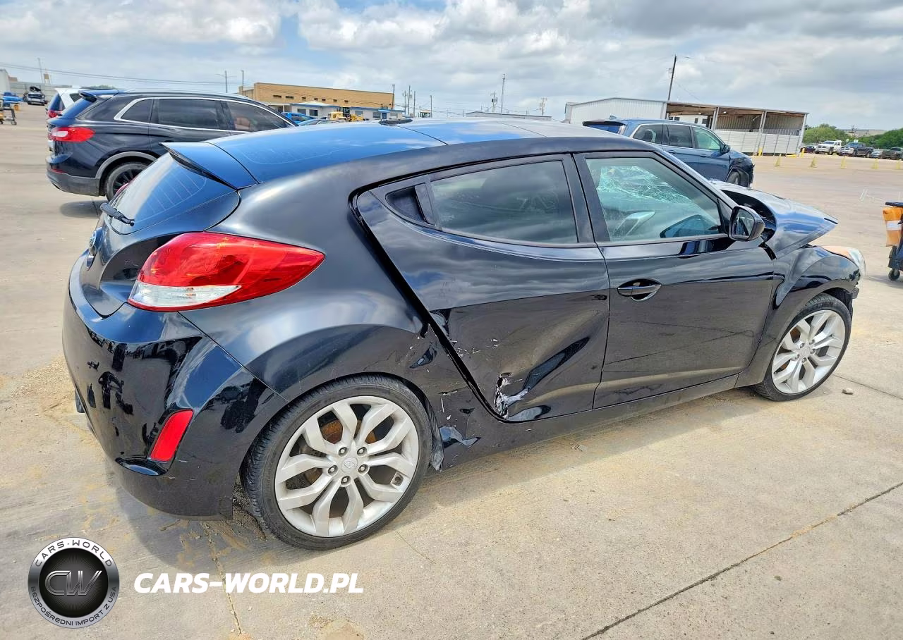 2015 Hyundai Veloster Base VIN:KMHTC6AD8FU234022 - 3