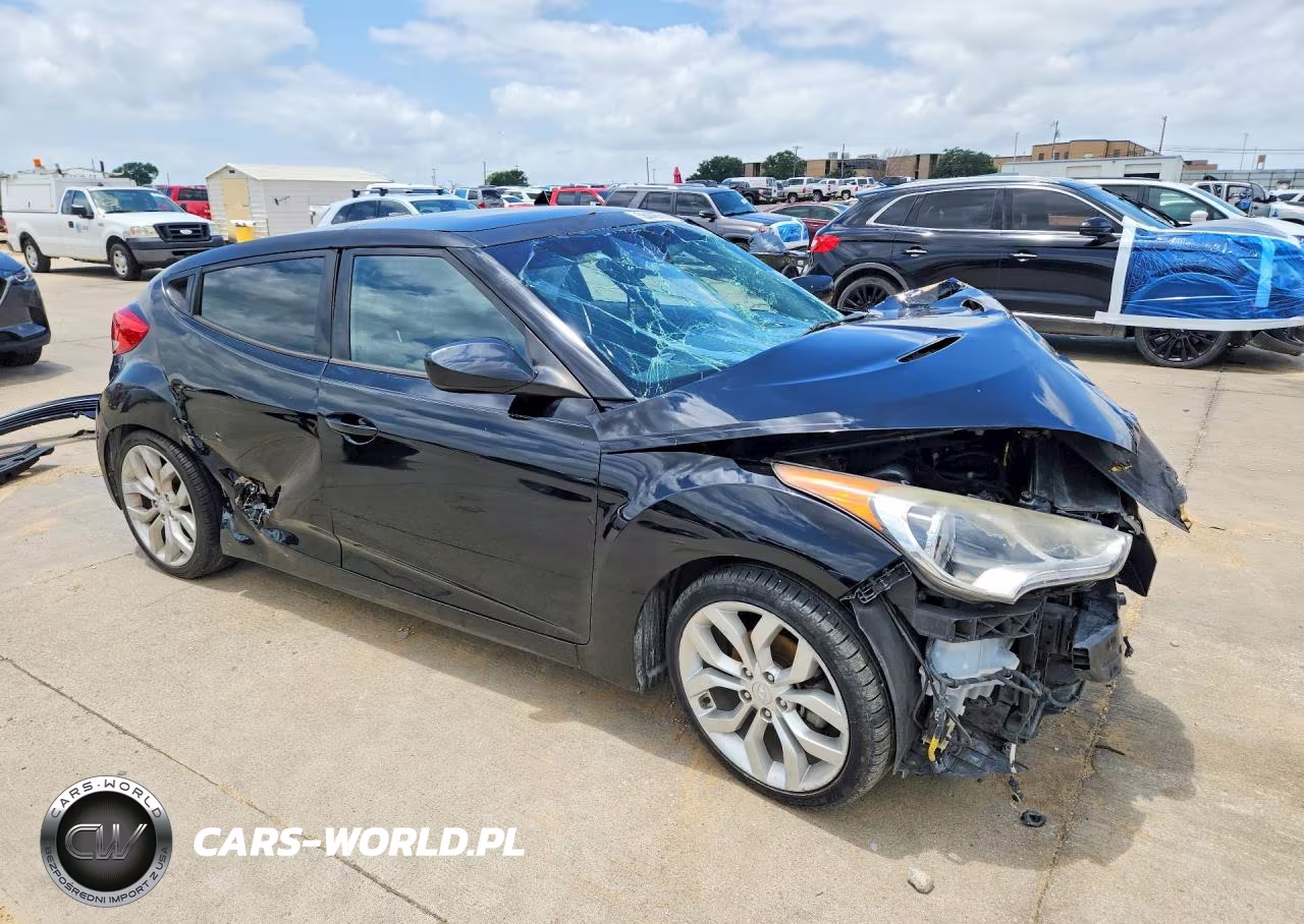 2015 Hyundai Veloster Base VIN:KMHTC6AD8FU234022 - 4