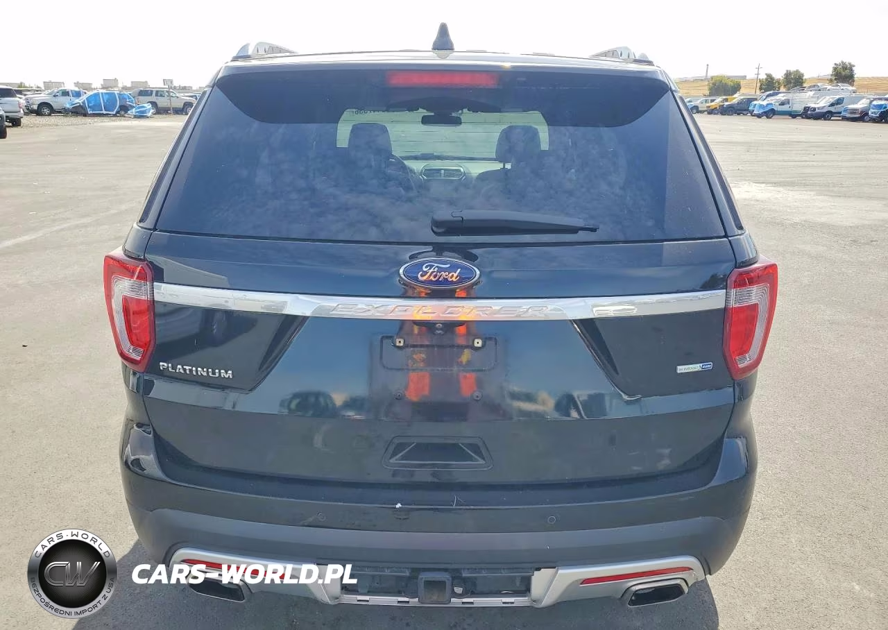 2017 Ford Explorer Platinum VIN:1FM5K8HT7HGD91403 - 6
