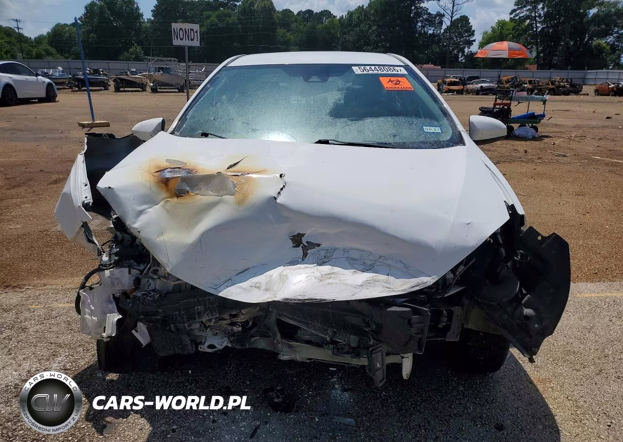 2018 Toyota Corolla Le VIN:2T1BURHE4JC030871 - 5
