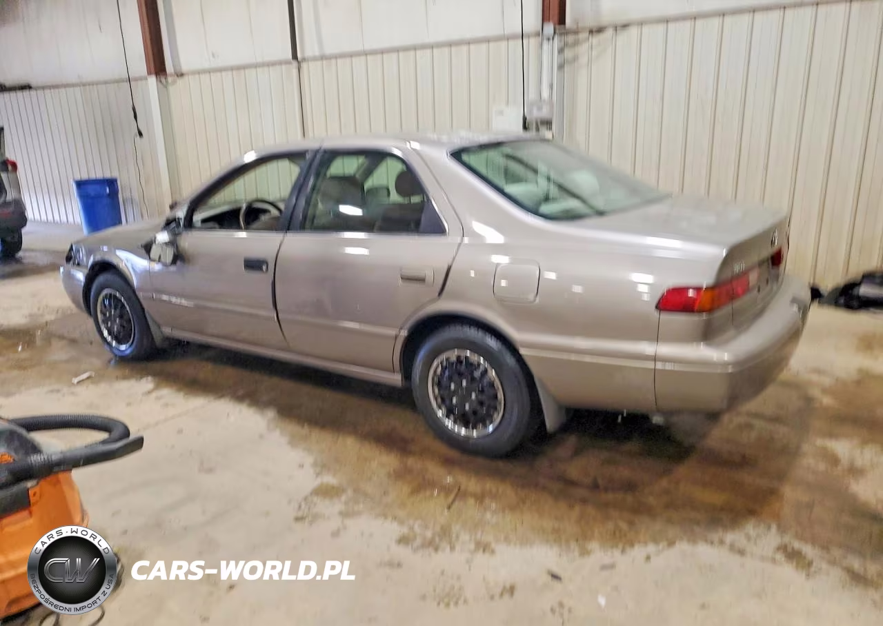 1999 Toyota Camry Le VIN:4T1BG22K1XU415373 - 2