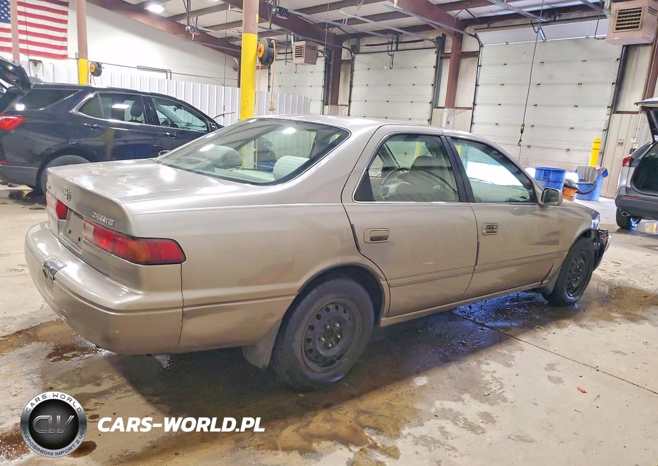 1999 Toyota Camry Le VIN:4T1BG22K1XU415373 - 3
