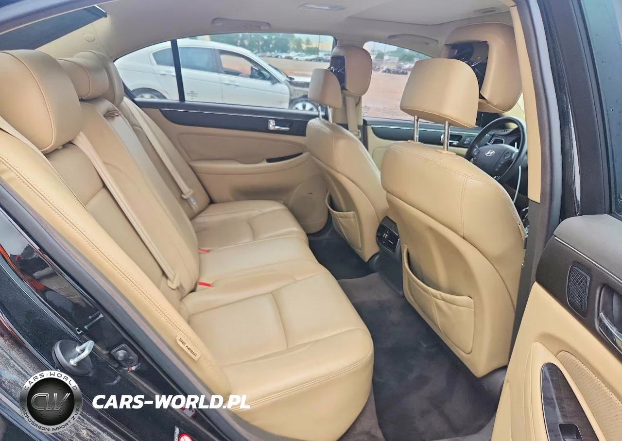 2011 Hyundai Genesis 3.8L VIN:KMHGC4DE3BU135063 - 10