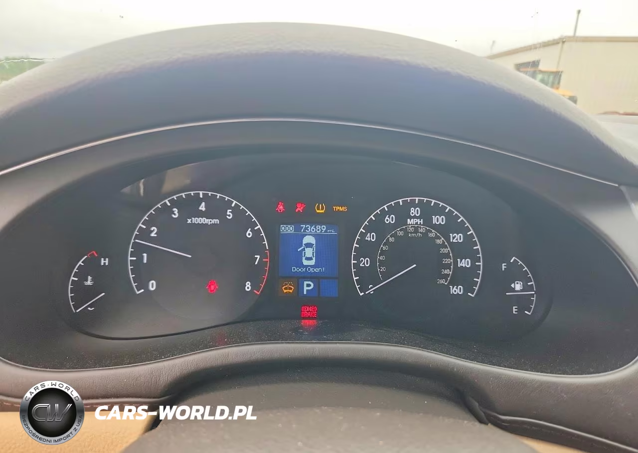 2011 Hyundai Genesis 3.8L VIN:KMHGC4DE3BU135063 - 9