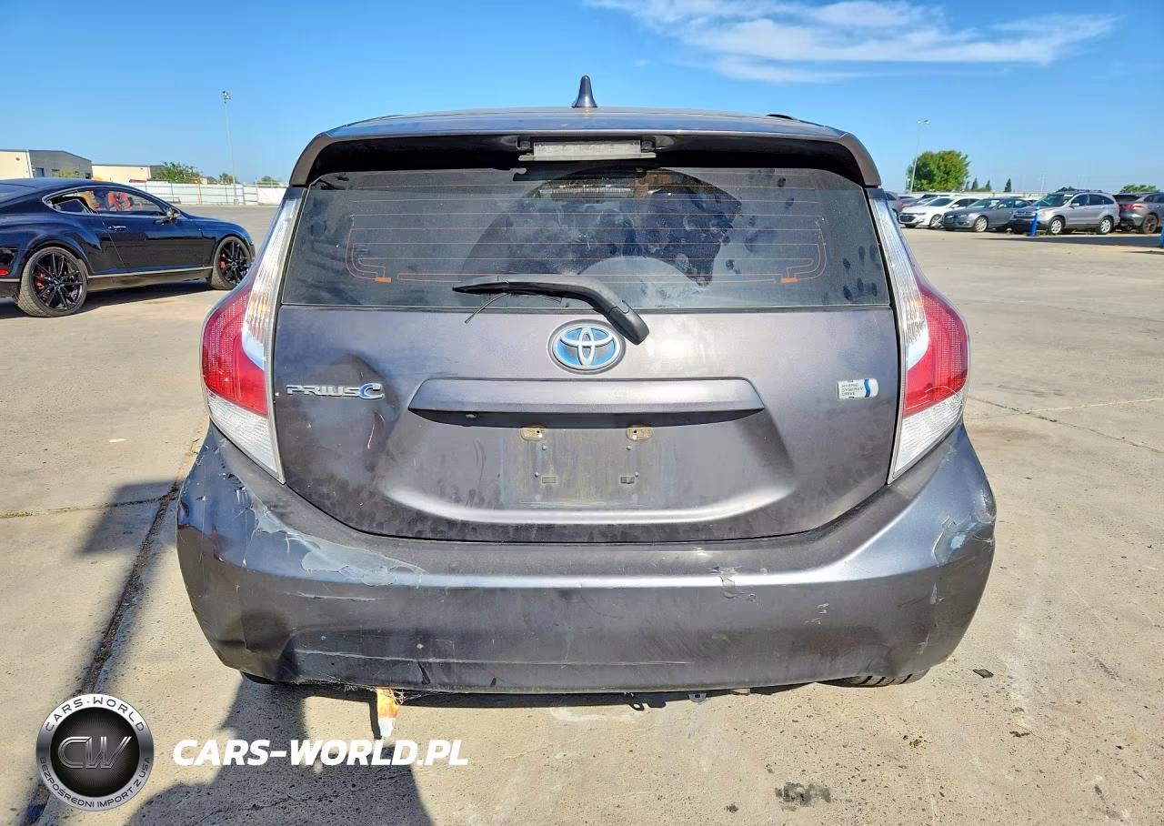 2016 Toyota Prius C Four VIN:JTDKDTB31G1117533 - 6