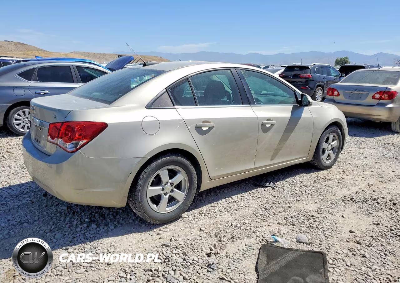 2015 Chevrolet Cruze Lt VIN:1G1PC5SB6F7180966 - 3
