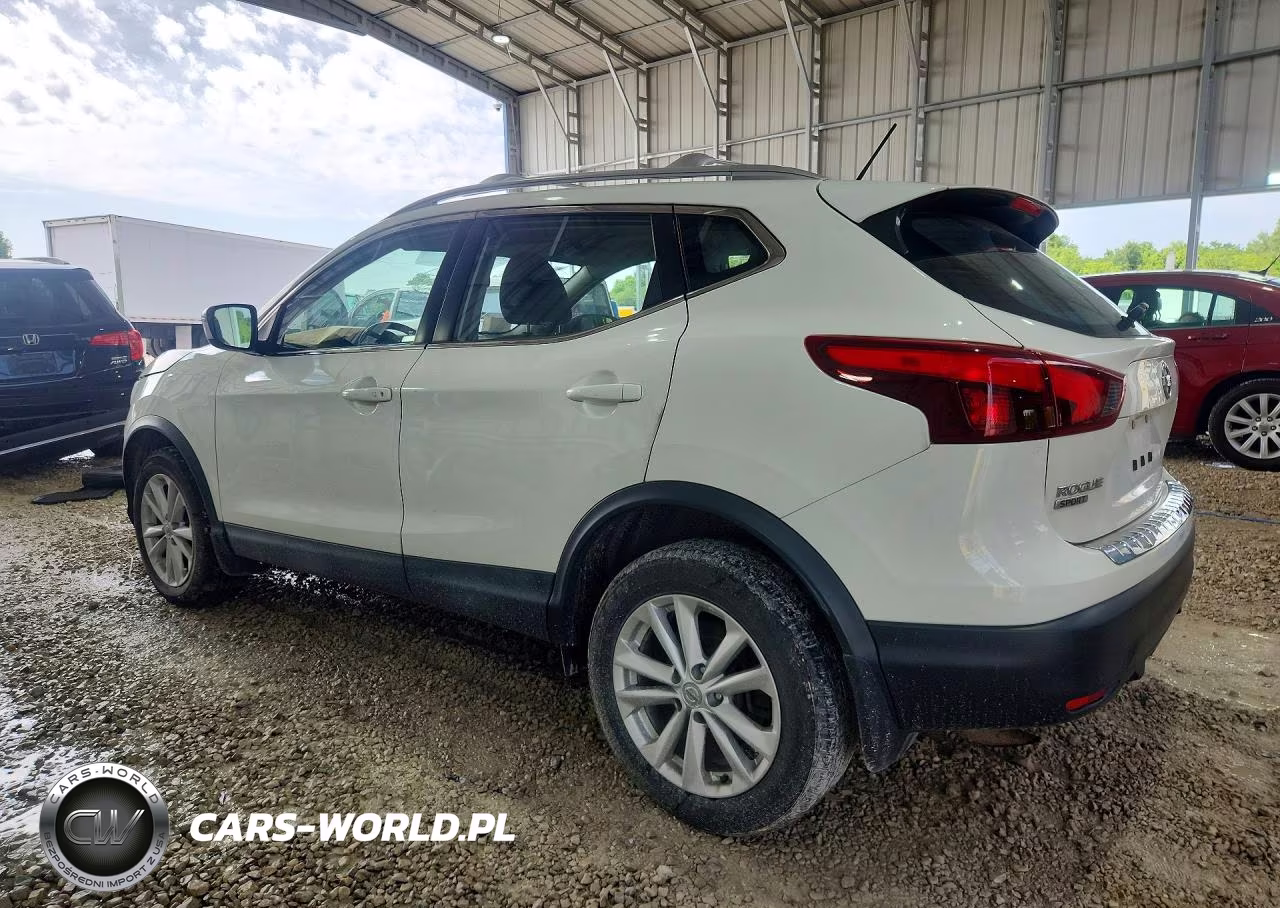 2017 Nissan Rogue VIN:JN1BJ1CR4HW111958 - 2