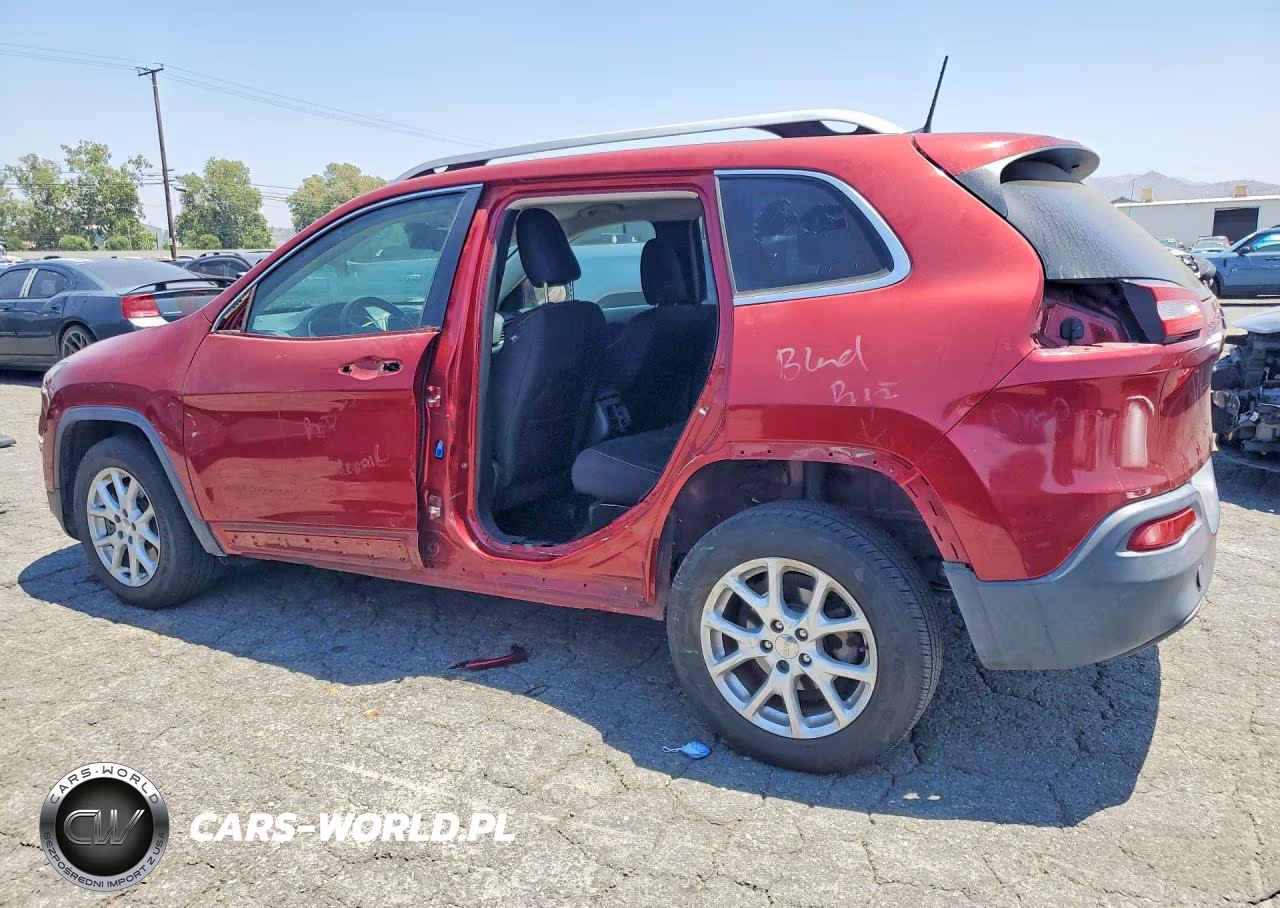 2016 Jeep Cherokee Latitude VIN:1C4PJLCBXGW114525 - 2