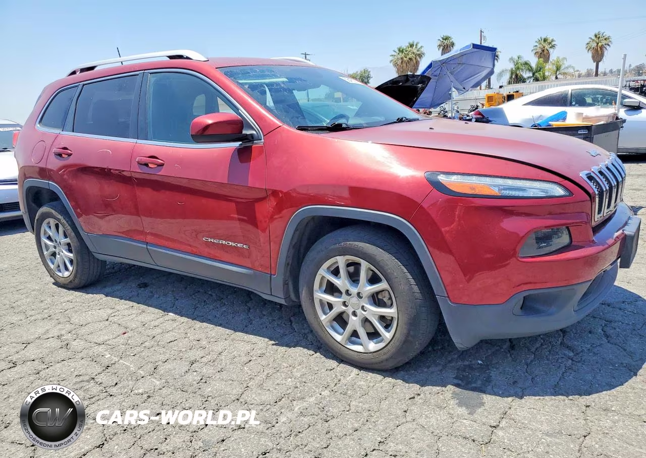 2016 Jeep Cherokee Latitude VIN:1C4PJLCBXGW114525 - 4