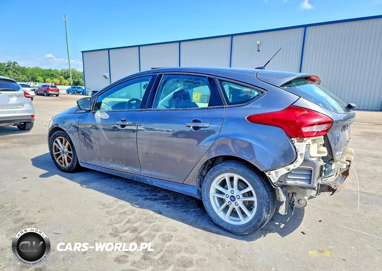 2017 Ford Focus Se VIN:1FADP3K21HL346555 - 2
