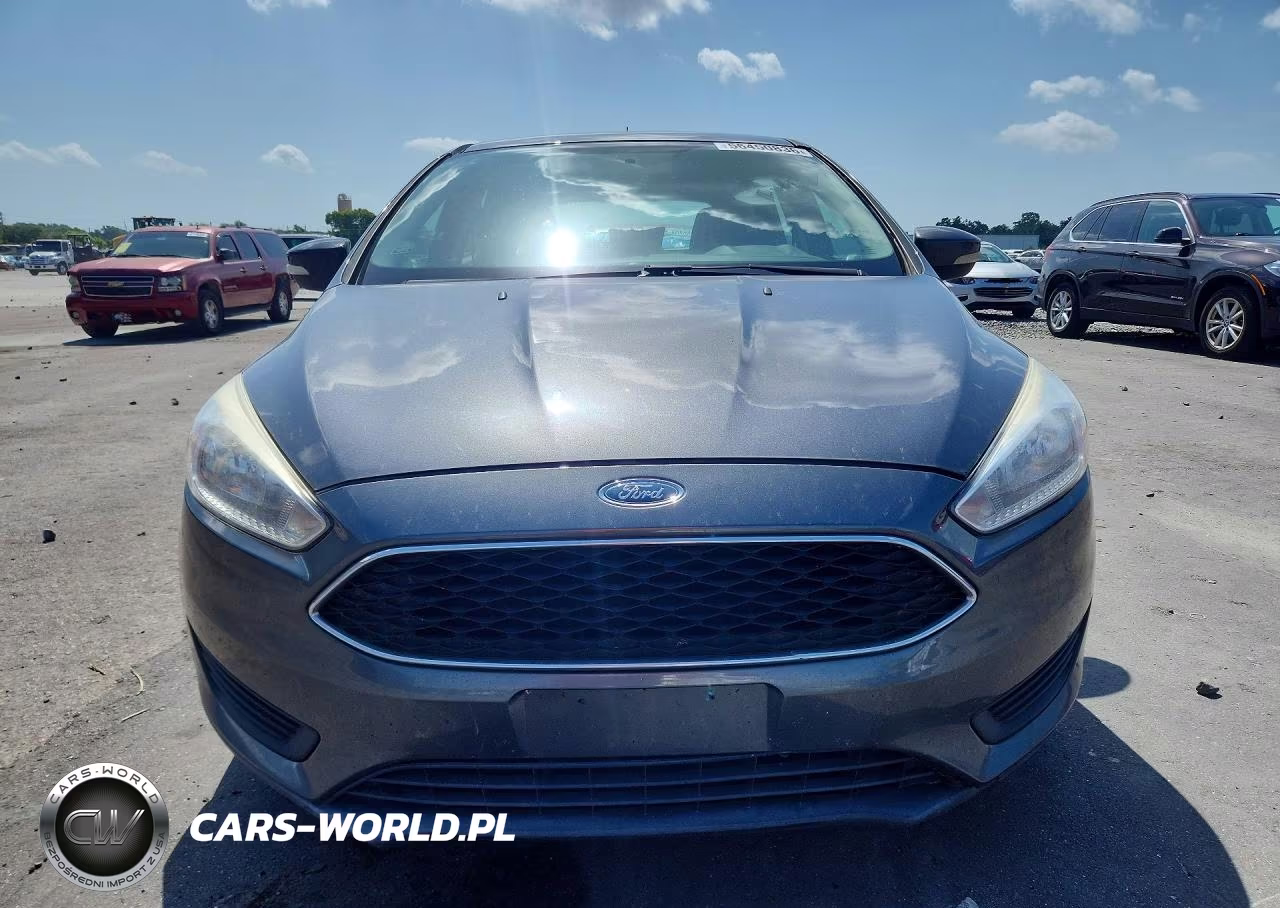 2017 Ford Focus Se VIN:1FADP3K21HL346555 - 5