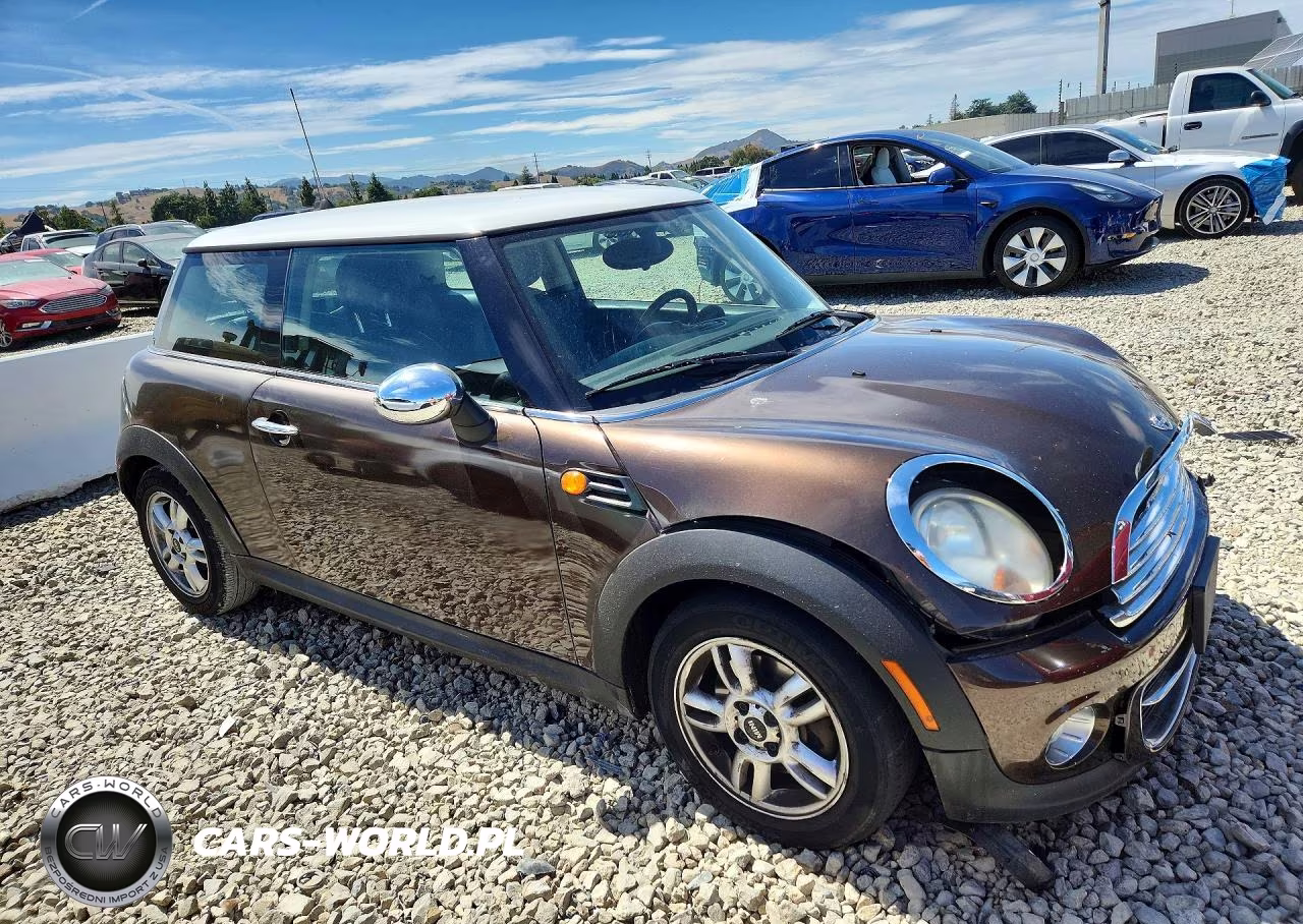 2011 Mini Cooper VIN:WMWSU3C51BT091946 - 4