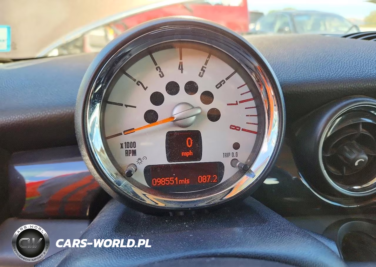 2011 Mini Cooper VIN:WMWSU3C51BT091946 - 9