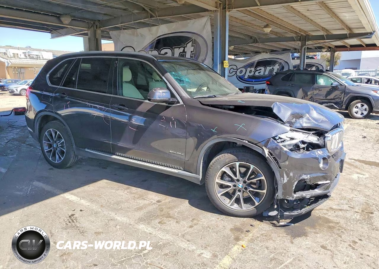 2017 BMW X5 xDrive35D VIN:5UXKS4C3XH0U04692 - 4