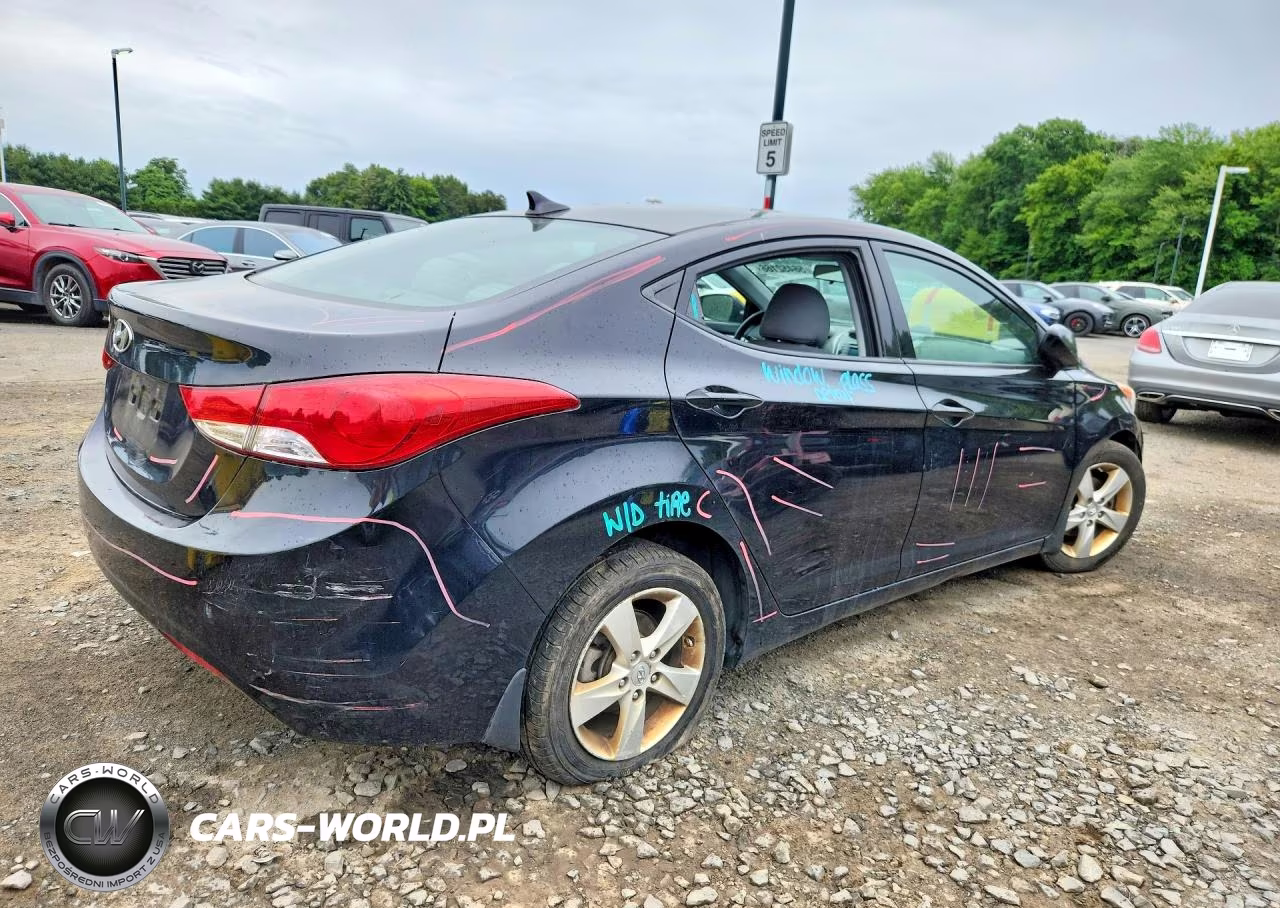 2013 Hyundai Elantra Gls VIN:5NPDH4AE8DH232043 - 3