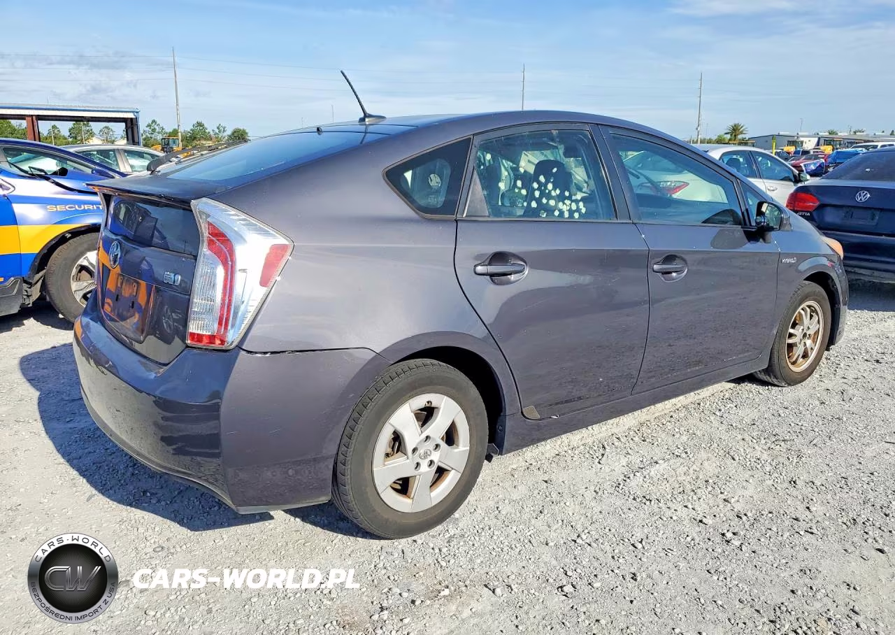 2011 Toyota Prius Four VIN:JTDKN3DU6B0323240 - 3