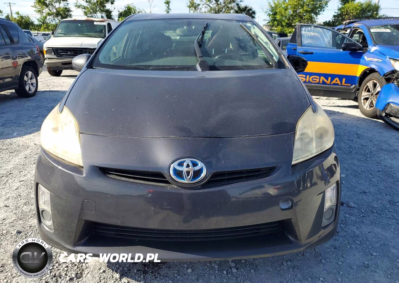 2011 Toyota Prius Four VIN:JTDKN3DU6B0323240 - 5