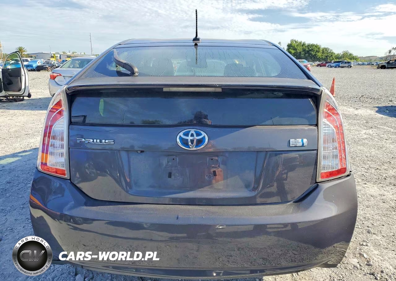 2011 Toyota Prius Four VIN:JTDKN3DU6B0323240 - 6