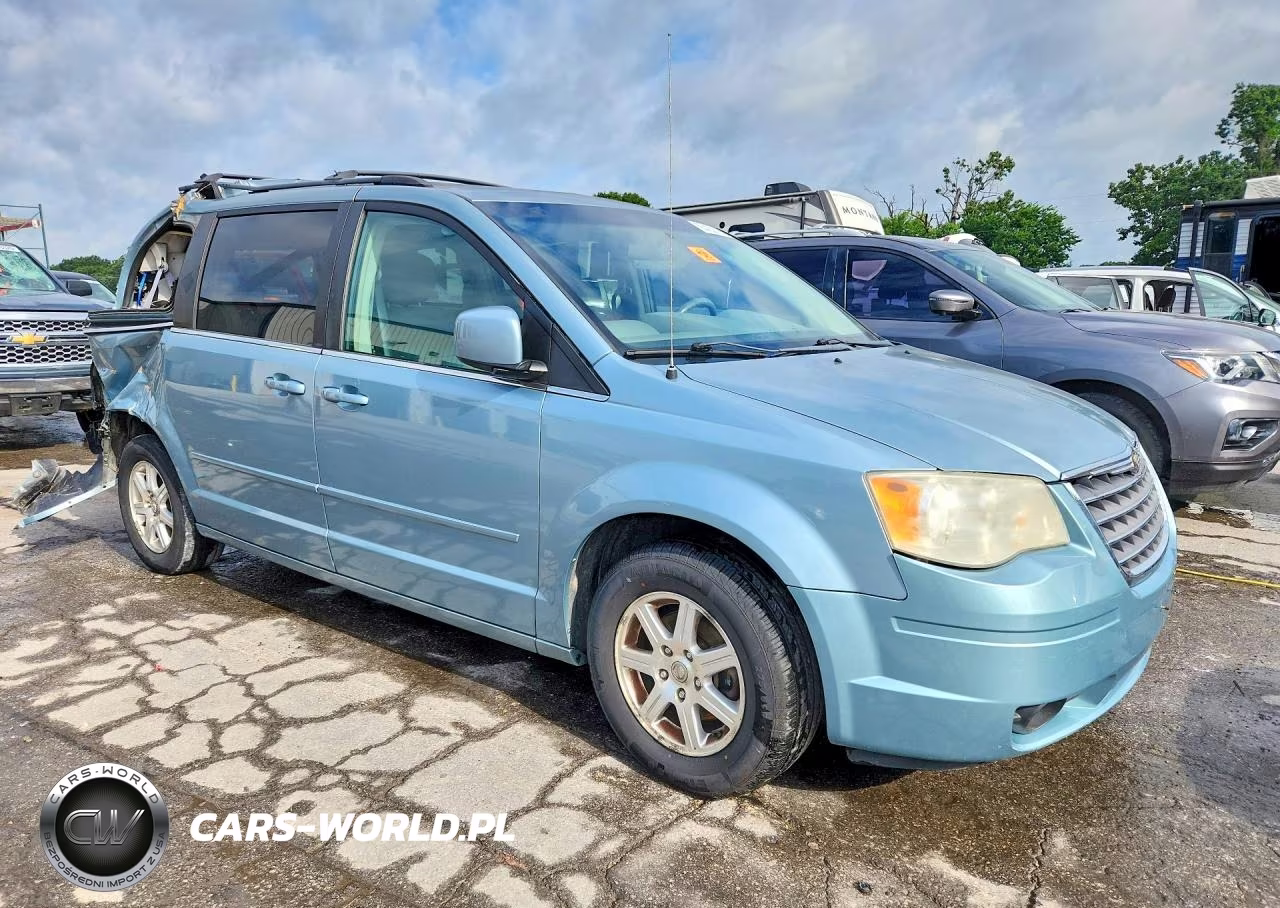 2008 Chrysler Town & Country Touring VIN:2A8HR54P18R127802 - 4