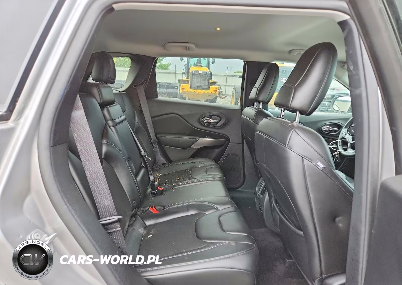2019 Jeep Cherokee Latitude Plus VIN:1C4PJMLX5KD217356 - 10