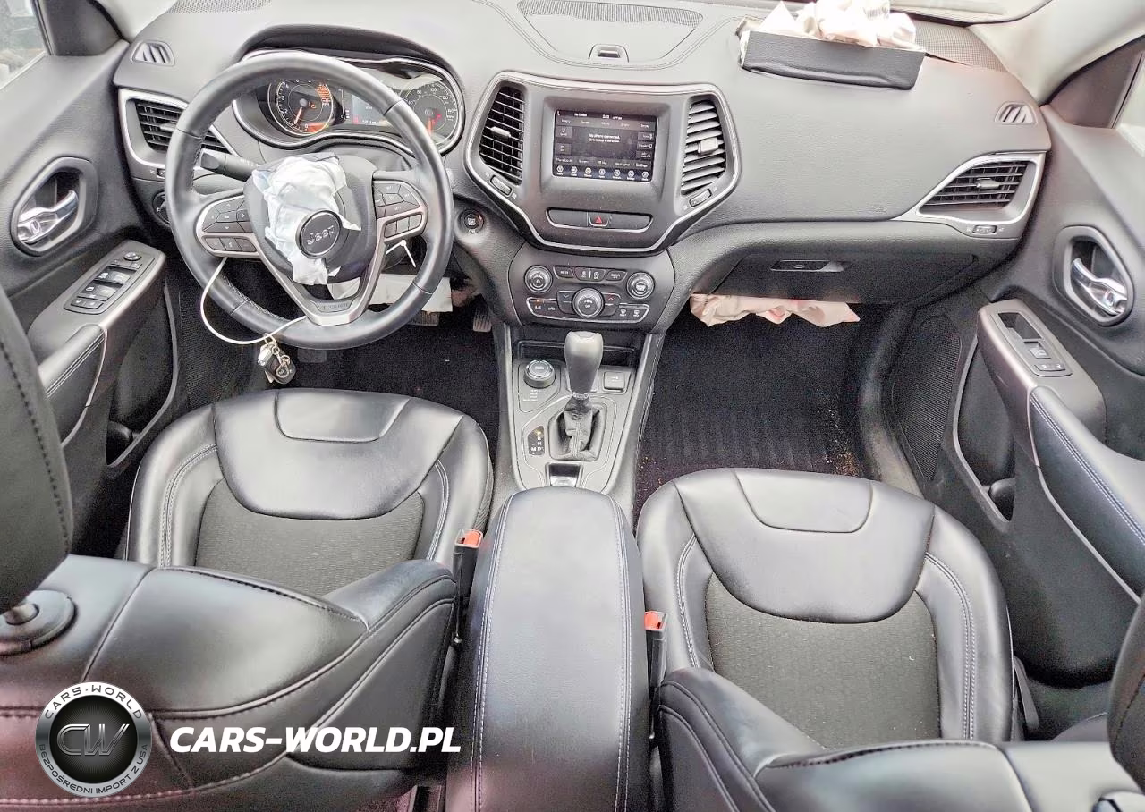 2019 Jeep Cherokee Latitude Plus VIN:1C4PJMLX5KD217356 - 8