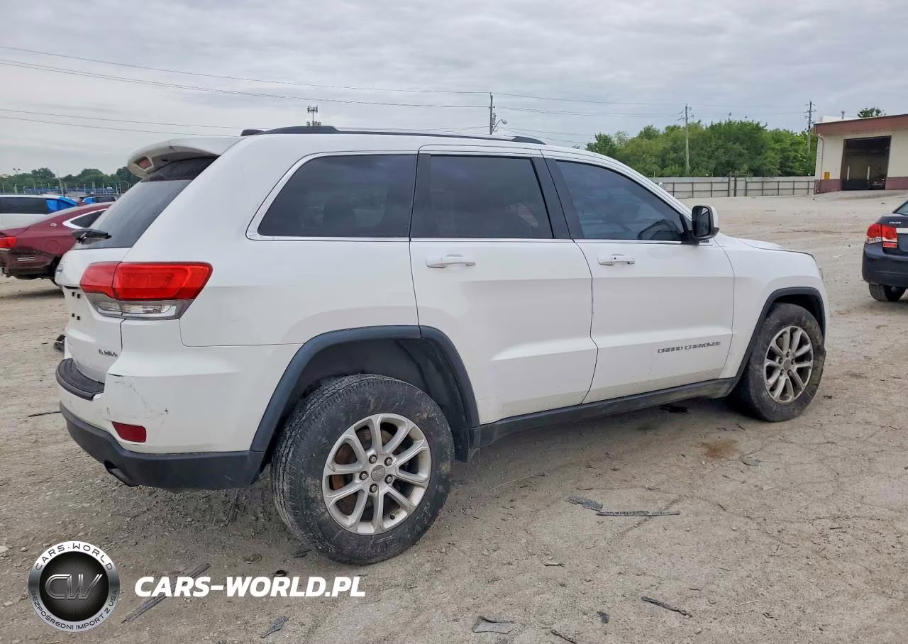 2015 Jeep Grand Cherokee Laredo VIN:1C4RJFAG2FC209203 - 3